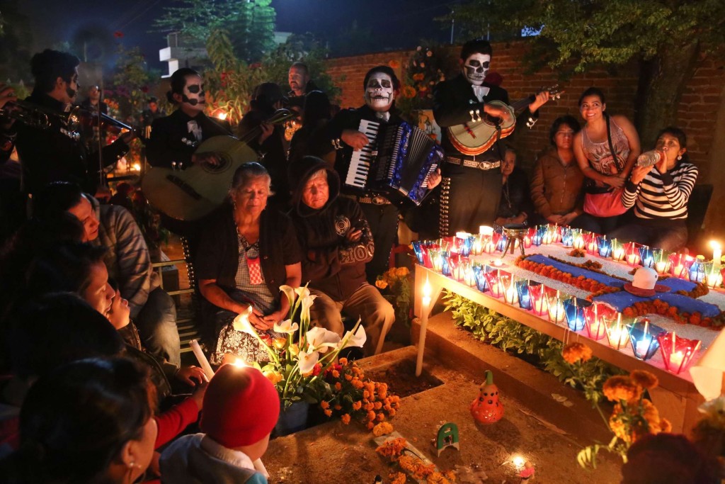 Dia de los Muertos Death’s Joyful Mourning A City A Month