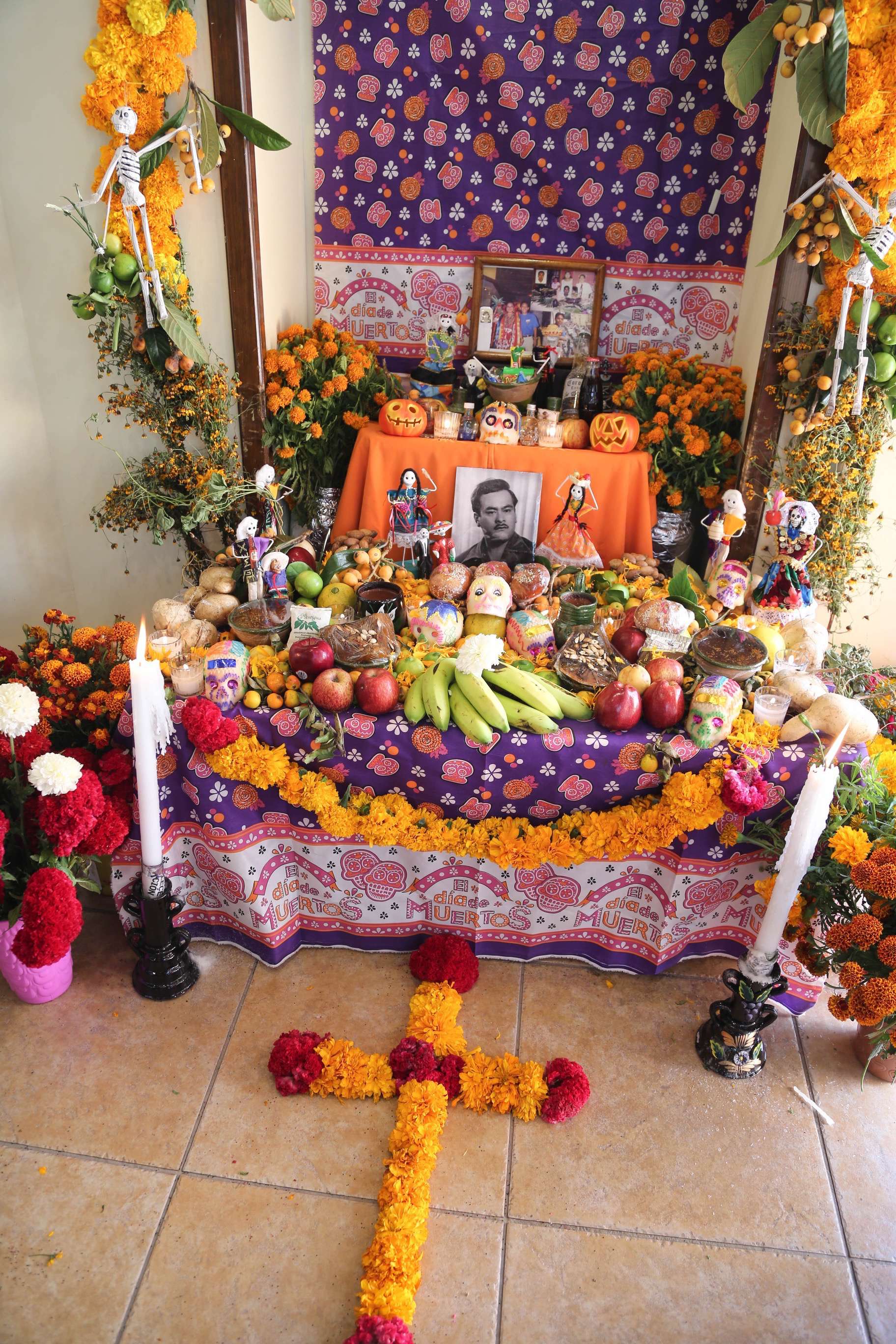 dia de los muertos altar decorations