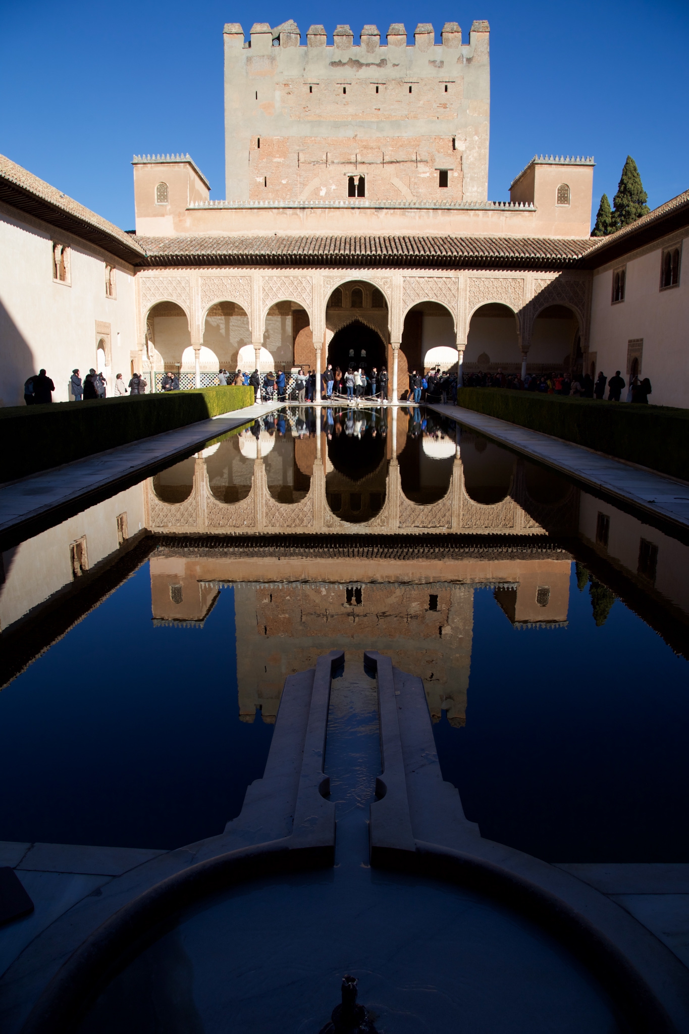 Explaining the mysterious purple gold at Spain's Alhambra, Research